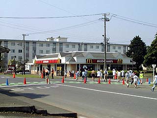 mac.jpg (23601 バイト)